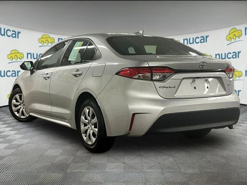 Used 2023 Toyota Corolla LE image 4
