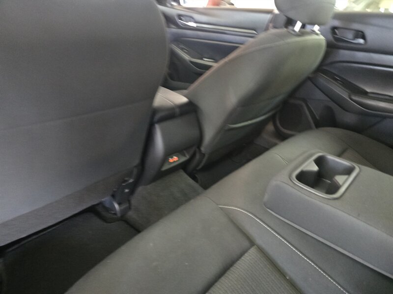 Used 2025 Nissan Altima 2.5 SV FWD image 12