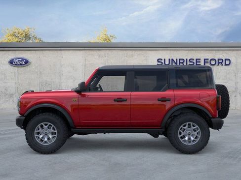 New 2025 Ford Bronco Badlands image 3