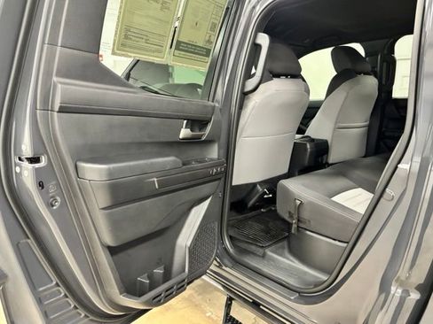 Used 2025 Toyota Tacoma TRD Off-Road AWD/4WD image 18