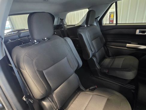 Used 2023 Ford Explorer XLT AWD/4WD image 22