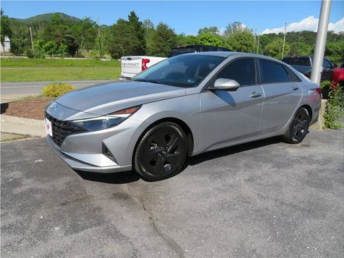 Used 2021 Hyundai Elantra SEL w/ Cargo Package FWD image 1
