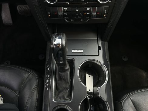 Used 2017 Ford Explorer XLT w/ Equipment Group 202A image 10