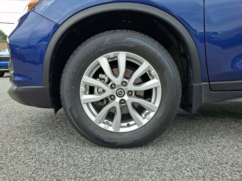 Used 2019 Nissan Rogue SV AWD/4WD image 9
