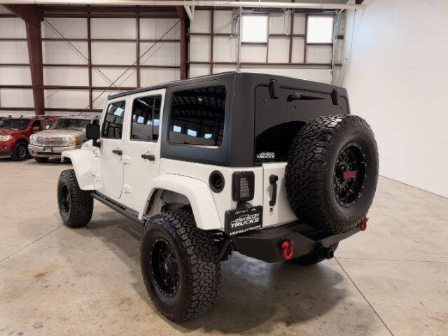 Used 2015 Jeep Wrangler Unlimited Rubicon w/ Connectivity Group AWD/4WD image 8