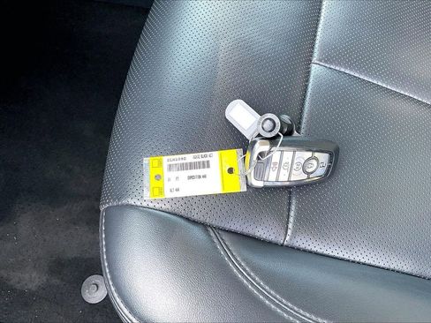 Used 2024 Ford Expedition Max XLT image 34