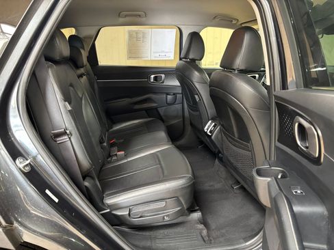 Used 2024 Kia Sorento S FWD image 23