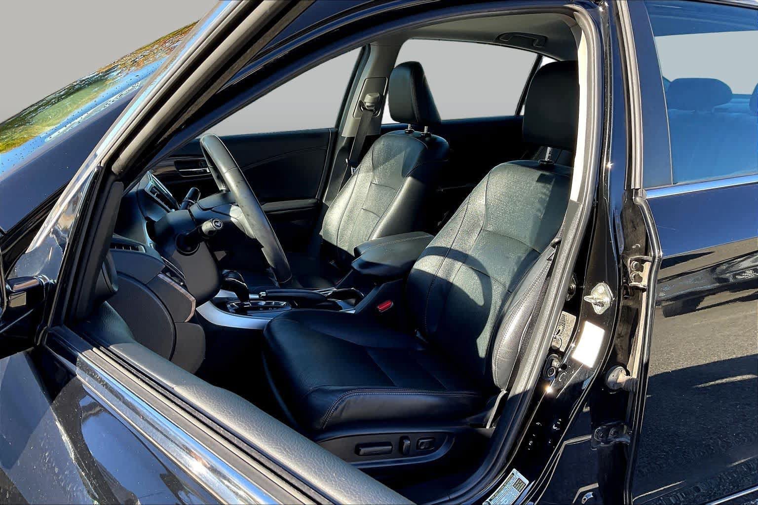 Used 2016 Honda Accord EX-L image 7