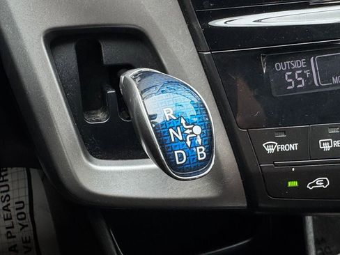 Used 2017 Toyota Prius V Three FWD image 23