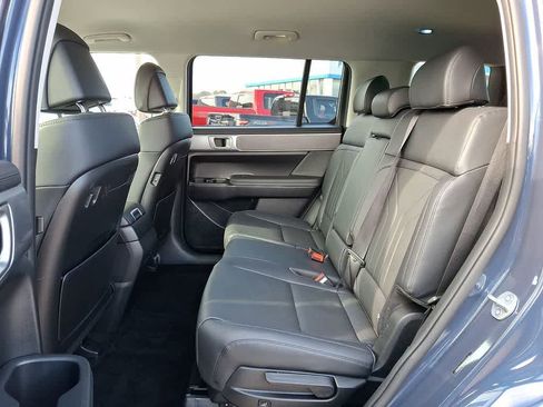 Certified 2025 Hyundai Santa Fe SEL image 9