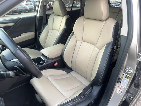 Used 2020 Subaru Outback Limited w/ Popular Package #2 image 10