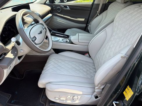 Used 2022 Genesis GV80 3.5T w/ Prestige Package 07 AWD/4WD image 11