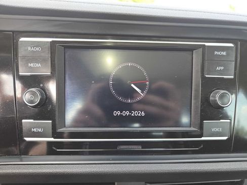 Used 2024 Volkswagen Jetta SE FWD image 20