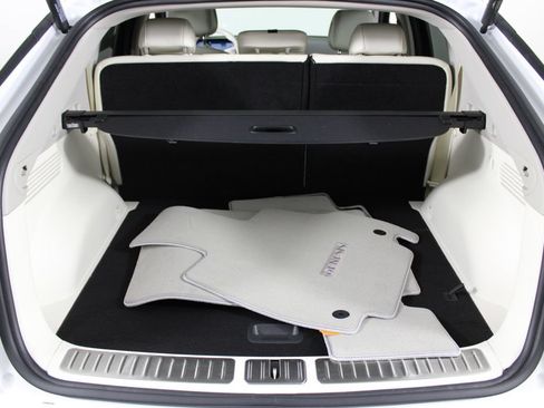 Used 2025 Genesis GV60 RWD image 15