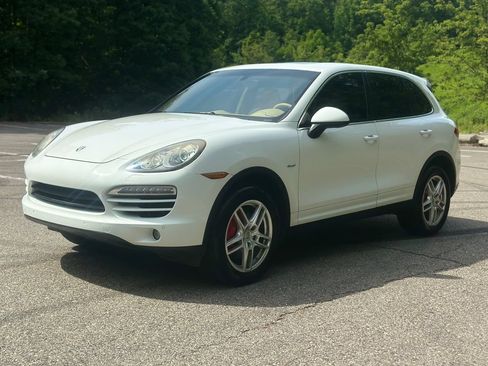 Used 2013 Porsche Cayenne Diesel AWD/4WD image 4