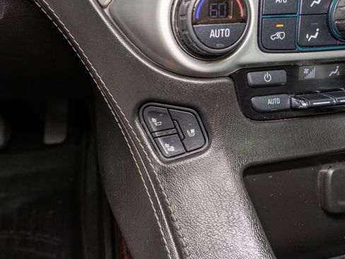 Used 2018 GMC Yukon XL SLT w/ Premium Edition RWD image 24