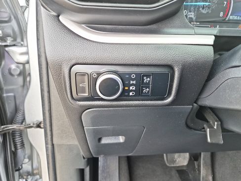Used 2024 Ford Explorer XLT RWD image 27