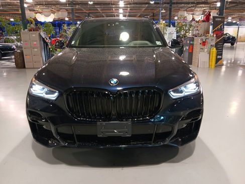 Used 2023 BMW X5 xDrive40i w/ M Sport Package AWD/4WD image 3