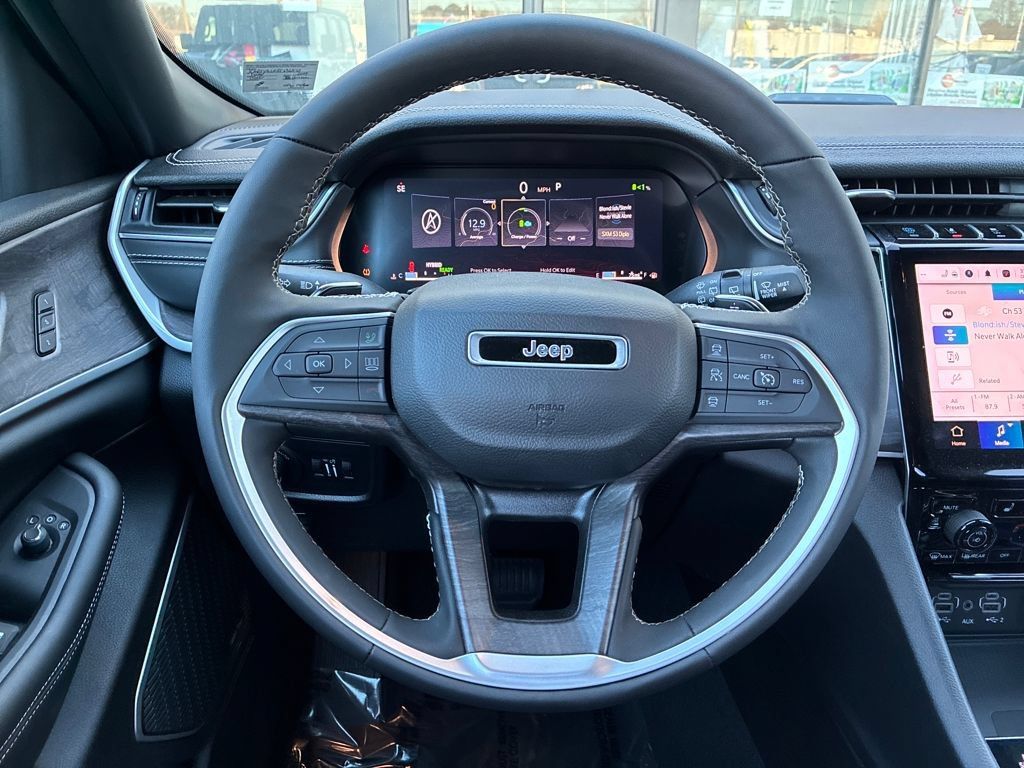 New 2024 Jeep Grand Cherokee Limited 4xe w/ Luxury Tech Group II AWD/4WD image 29