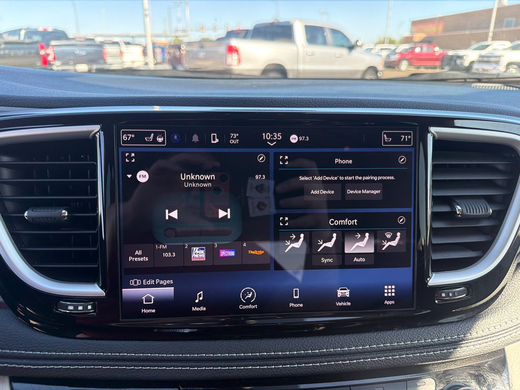 Used 2023 Chrysler Pacifica Touring-L FWD image 30