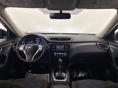 Used 2016 Nissan Rogue SV FWD image 38