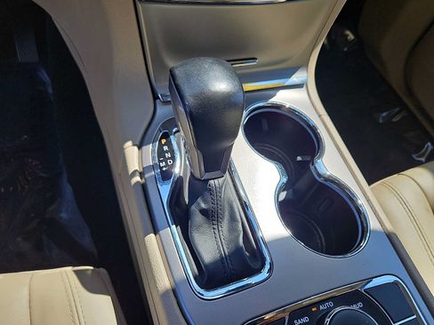 Used 2021 Jeep Grand Cherokee Limited w/ Premium Lighting Group AWD/4WD image 16