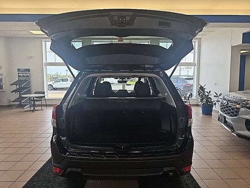 Used 2022 Subaru Forester Premium AWD/4WD image 32