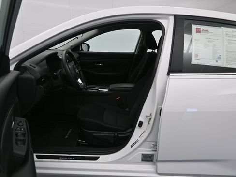 Certified 2024 Nissan Sentra SV FWD image 20