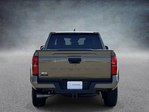 Used 2025 Toyota Tacoma TRD Sport AWD/4WD image 3