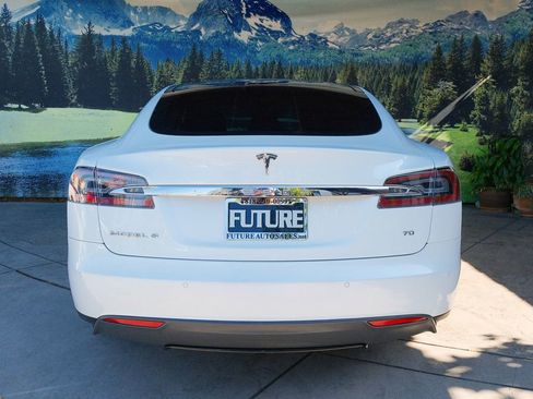 Used 2015 Tesla Model S 70 RWD image 5