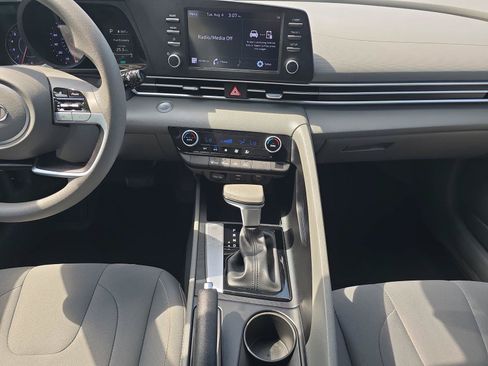 Certified 2023 Hyundai Elantra SEL FWD image 11