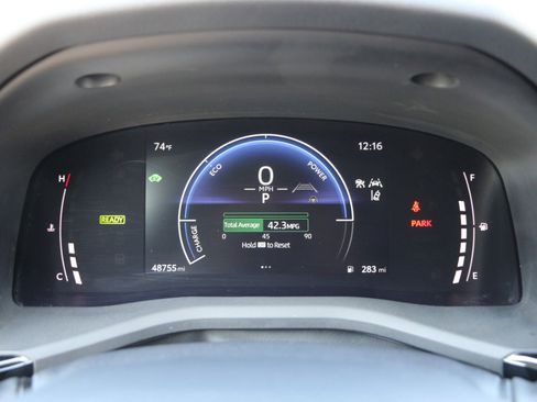 Used 2025 Toyota Camry LE image 27