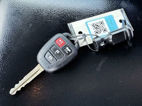 Used 2017 Toyota Camry SE FWD image 35