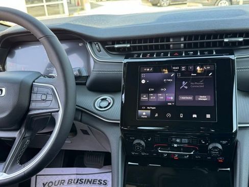 New 2025 Jeep Grand Cherokee L Altitude image 19