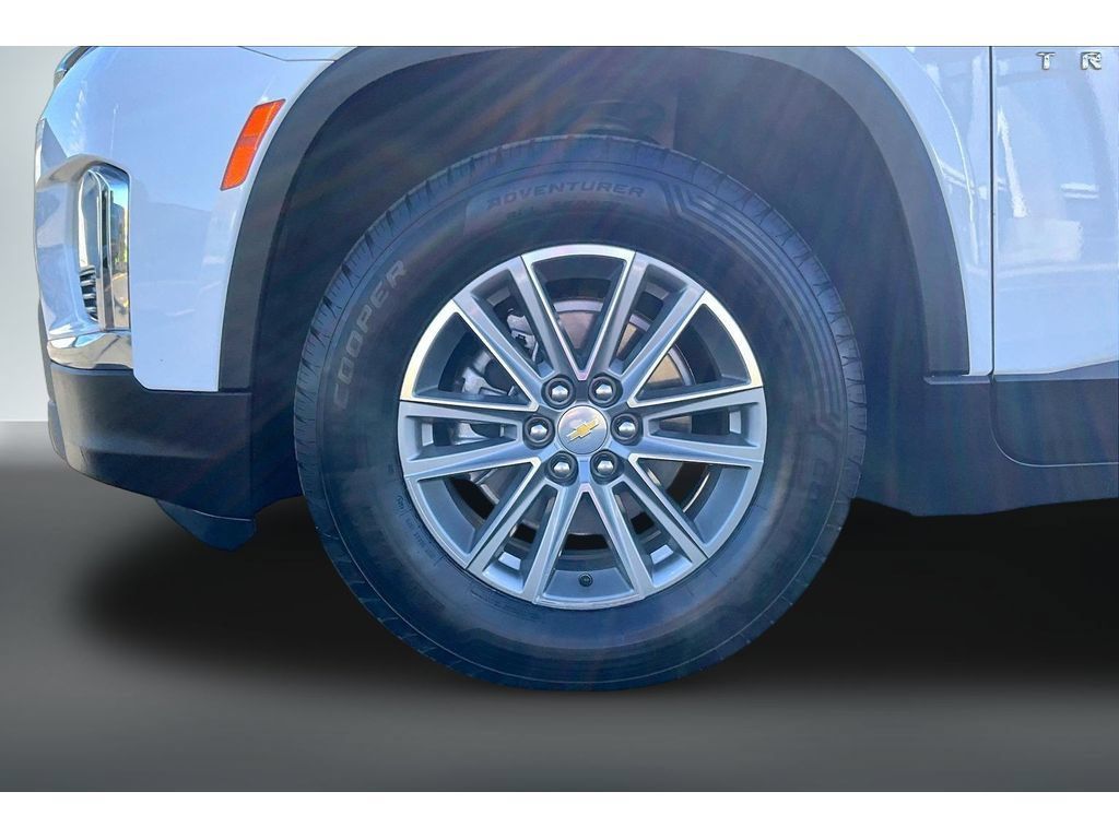 Used 2023 Chevrolet Traverse LT FWD image 28
