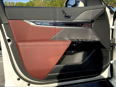 New 2024 BMW 760i xDrive w/ Executive Package image 10