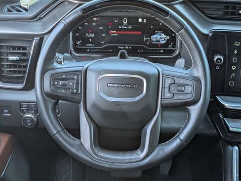 Used 2024 GMC Sierra 1500 Denali Ultimate AWD/4WD image 11