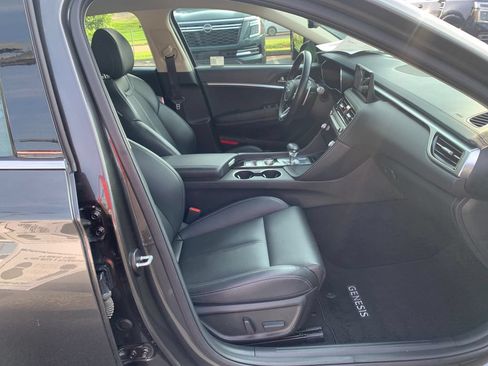 Used 2025 Genesis G70 2.5T AWD/4WD image 30