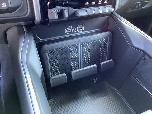 New 2026 RAM 2500 Laramie w/ Sport Appearance Package image 19