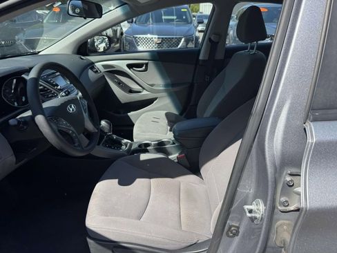 Used 2015 Hyundai Elantra SE w/ Option Group 02 FWD image 18