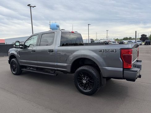 Used 2022 Ford F350 XLT w/ Black Appearance Package AWD/4WD image 6