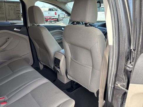 Used 2017 Ford Escape SE image 40