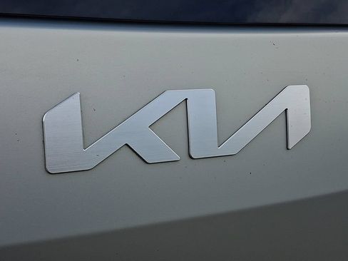 Used 2024 Kia EV9 GT-Line AWD/4WD image 31