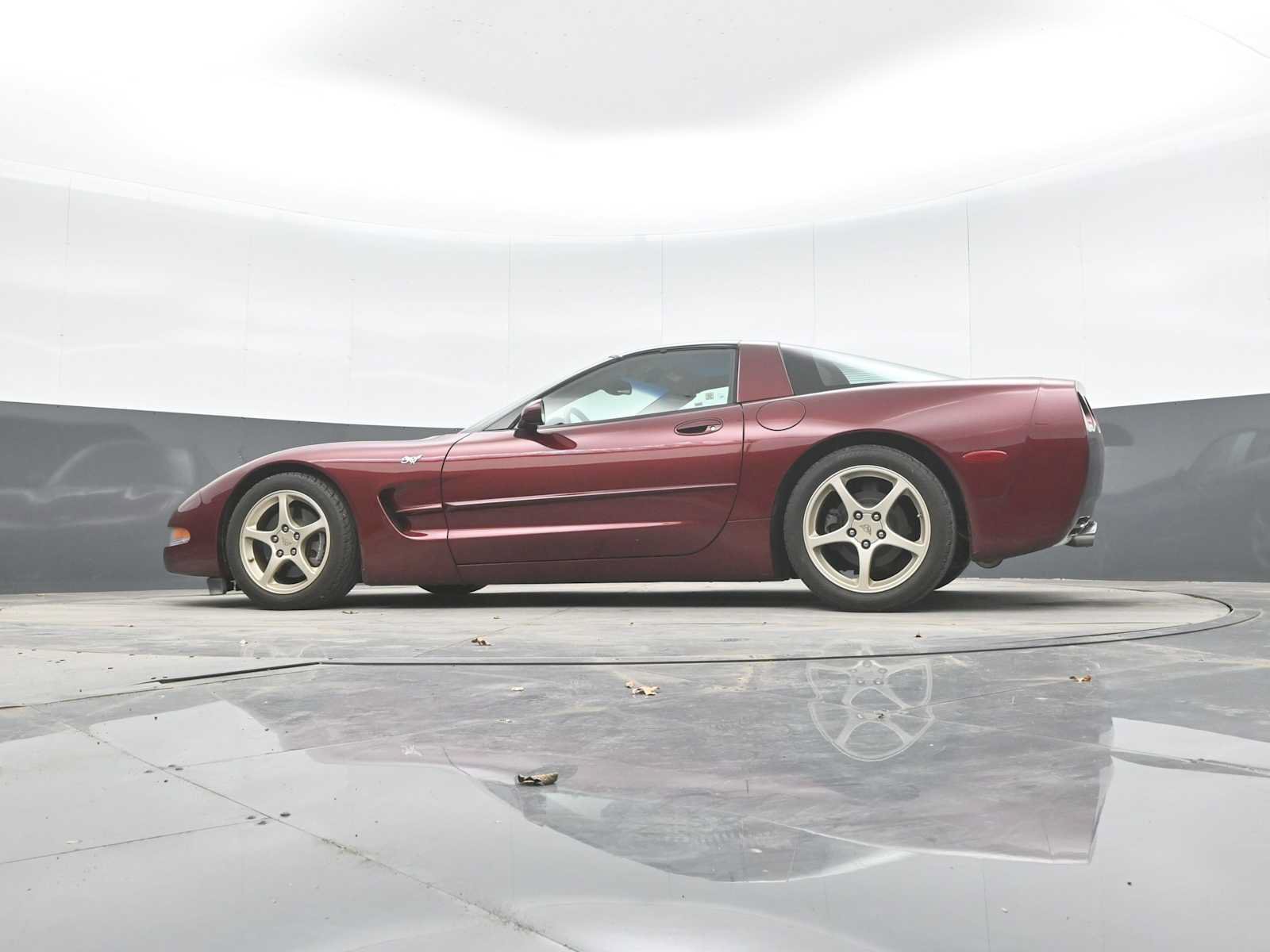 Used 2003 Chevrolet Corvette Coupe w/ Preferred Equipment Group RWD image 24