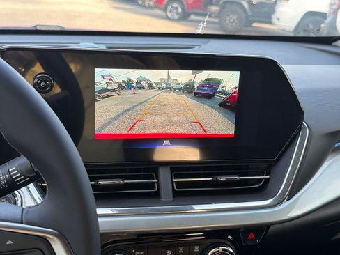 New 2026 Chevrolet Trax LT w/ Sunroof Package FWD image 27