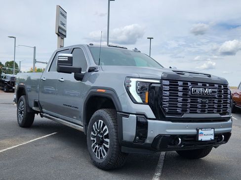 New 2026 GMC Sierra 2500 Denali Ultimate w/ Max Trailering Package AWD/4WD image 4