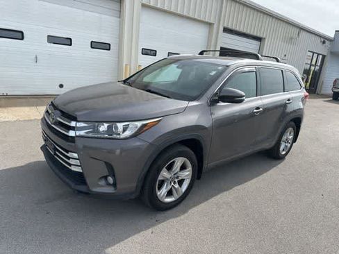 Used 2017 Toyota Highlander Limited AWD/4WD image 13