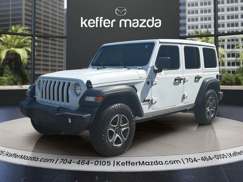 Used 2022 Jeep Wrangler Unlimited Sport w/ Sun And Sound Package AWD/4WD image 3