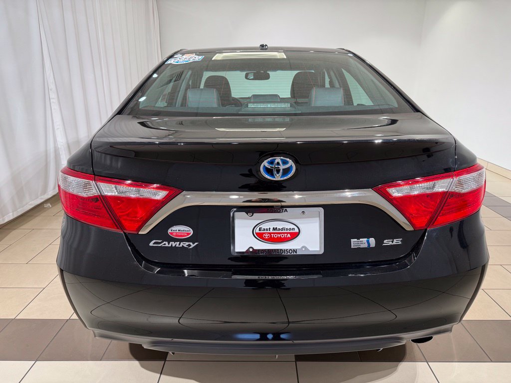 Used 2016 Toyota Camry SE w/ Moonroof Package FWD image 4