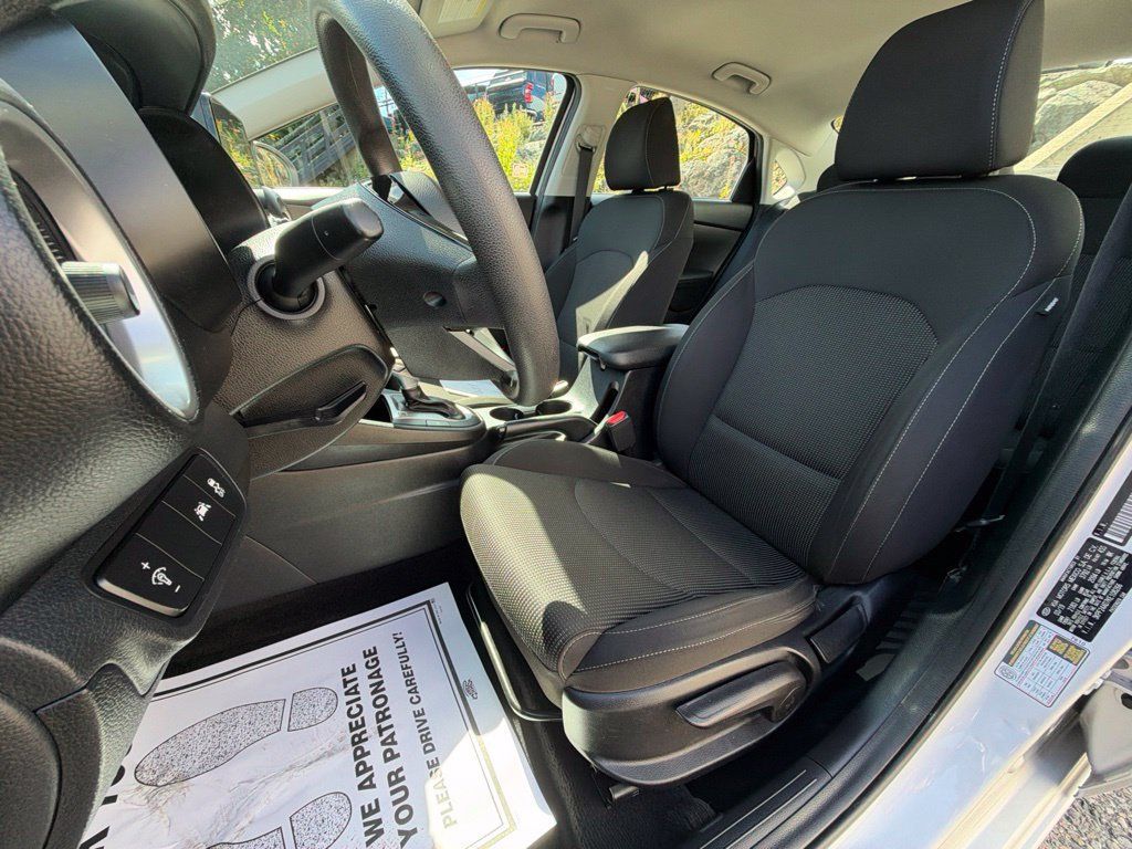 Used 2019 Kia Forte LXS FWD image 15
